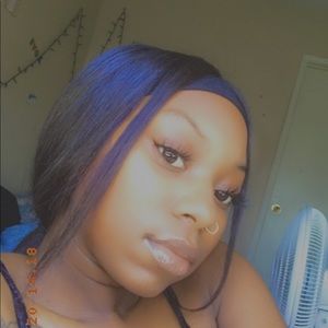 Meet your Posher, Desi